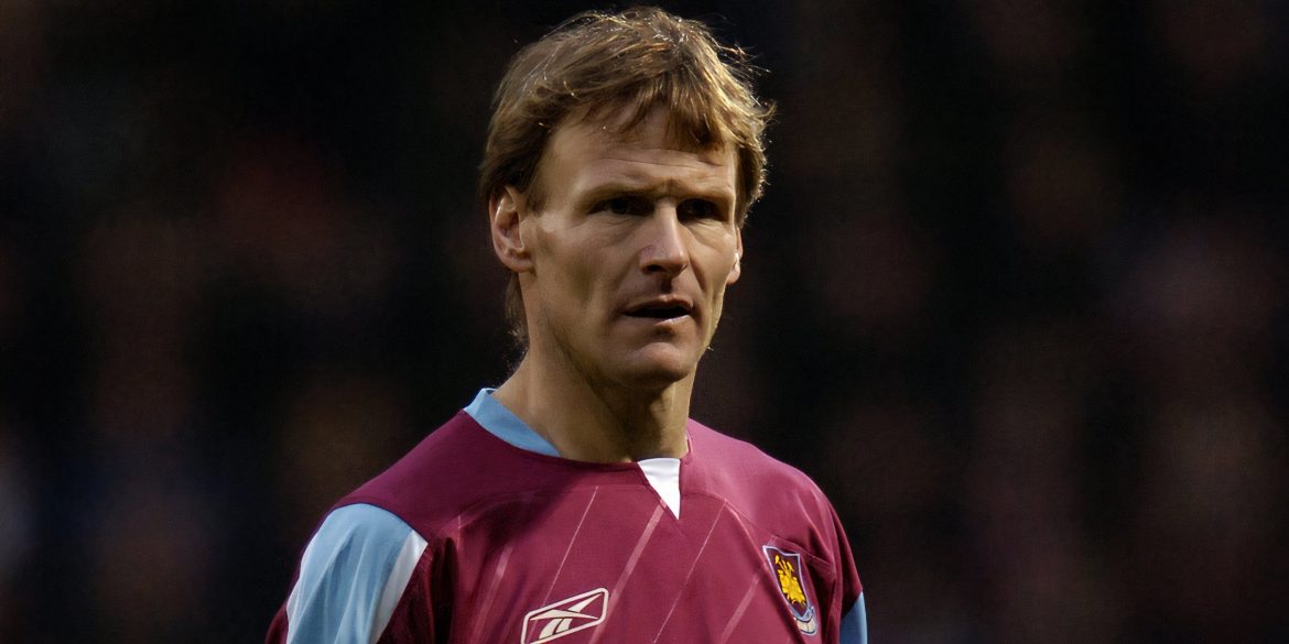 Sheringham 2.0: West Ham in race to sign Premier League "proven goalscorer"