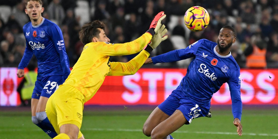 Fewer touches than Fabianski: Lopetegui must now axe 5/10 West Ham star